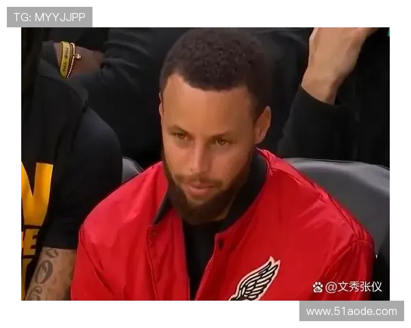 格林妙传助攻库里三分稳稳命中展现绝妙配合 格林妙传助攻库里三分稳稳命中展现绝妙配合