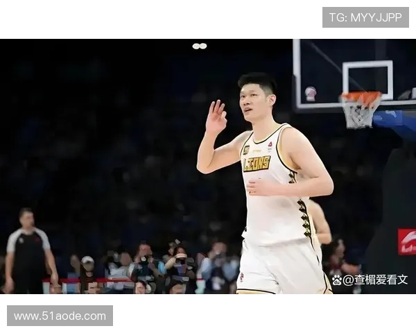 杰曼精准分球助攻周琦强硬上篮 胡金秋防守难挡两人配合